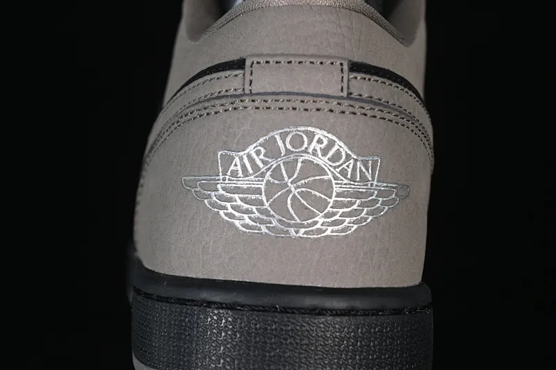 All Categories Air Jordan Jordan Series Basketball Shoes Air Jordan 1 Low Air Jordan 1 Low AJ1 Joe 1 Milk Tea Mocha Low State Cultural Casual Shoes IB7109-005